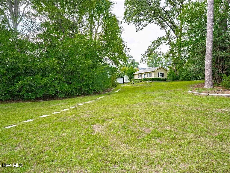933 Campbellton Dr — Photo 35