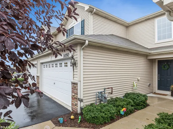 1050 Turin Dr, Hampshire, IL 60140