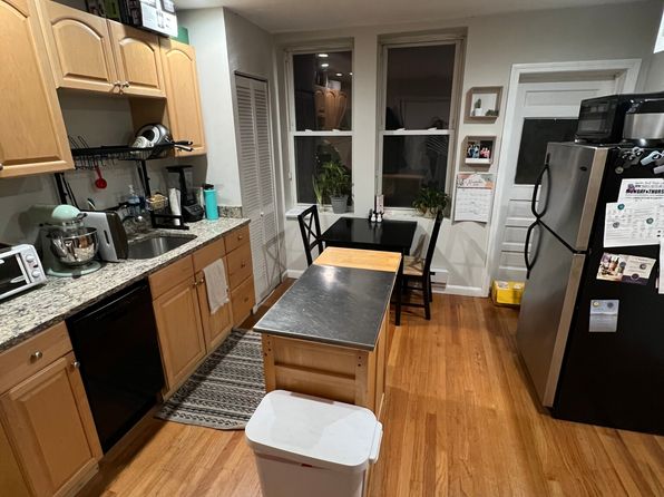224 Hanover St APT 4
