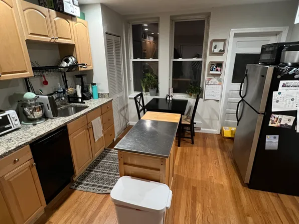 224 Hanover St, Boston, MA