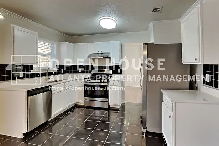 19 Lakemoore Ct — Photo 6
