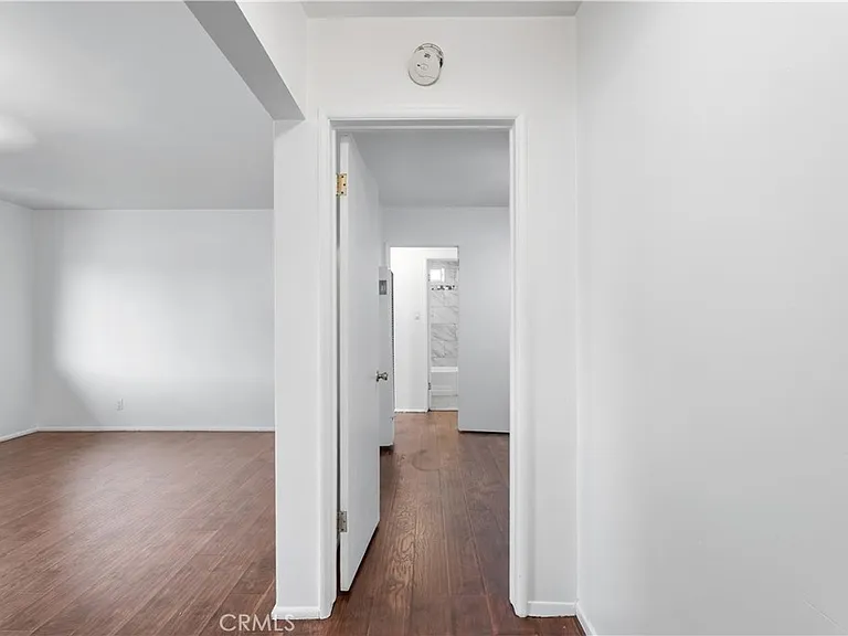 270 S 1st Ave — Photo 7