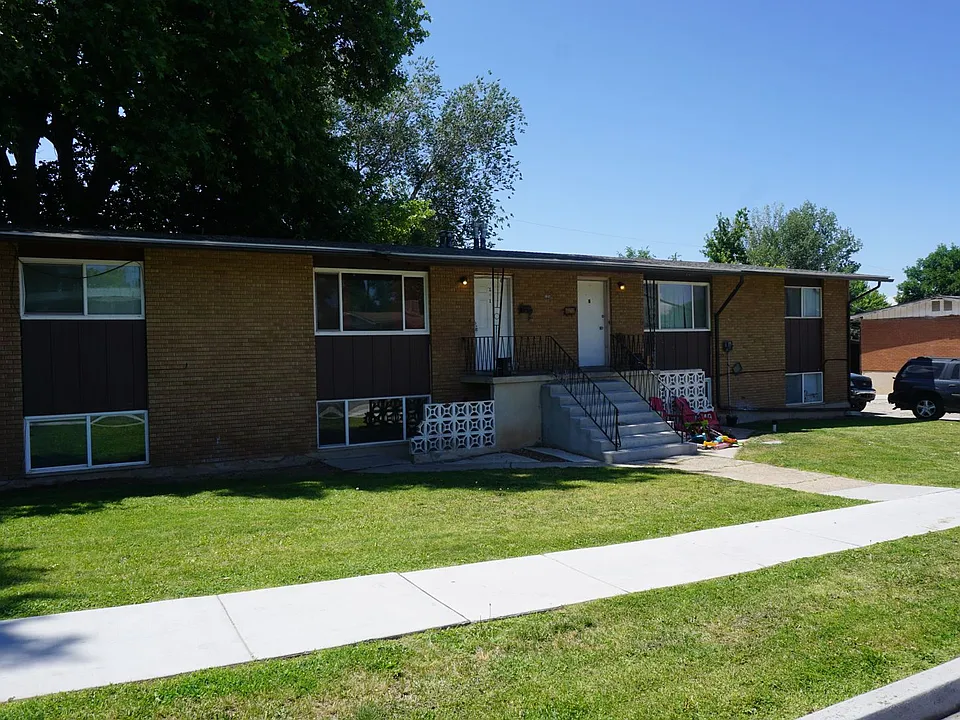 105 W 250 N 4 plex