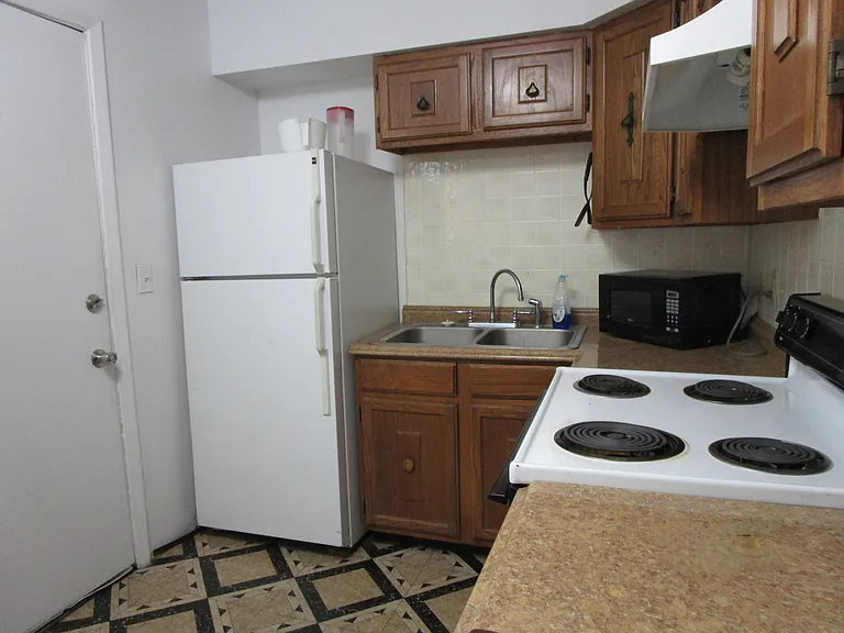 200 W 7th St #D — Photo 3