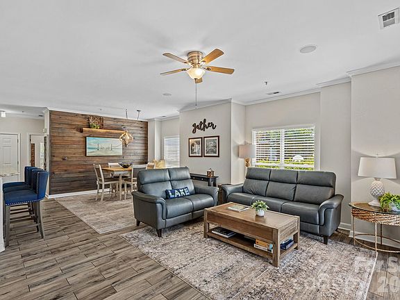 5th image of 18609 Harborside Dr
