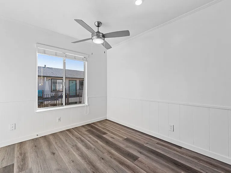 200 Hollis Ave — Photo 9
