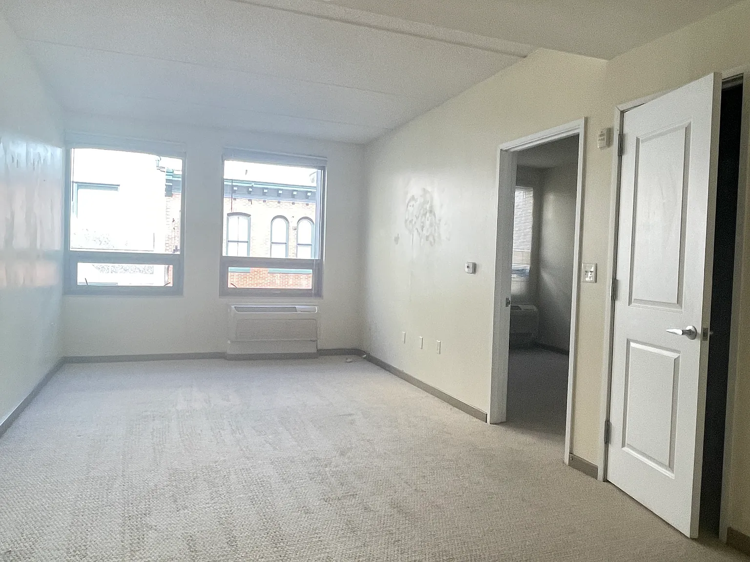 2 bed, 772 sqft, $1,900 — Photo 2
