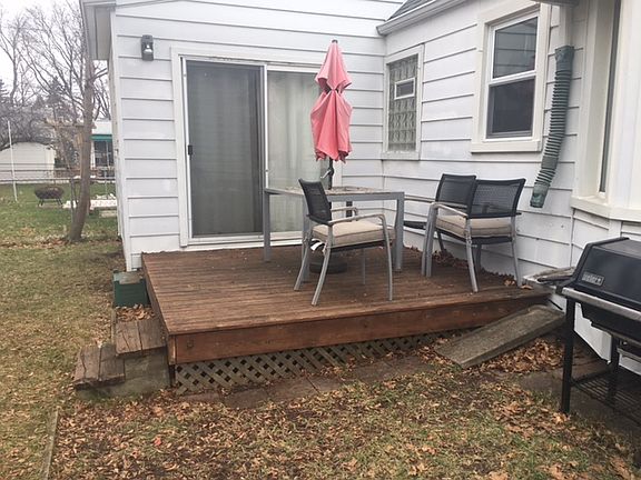 3rd image of 1039 N Wilson Ave