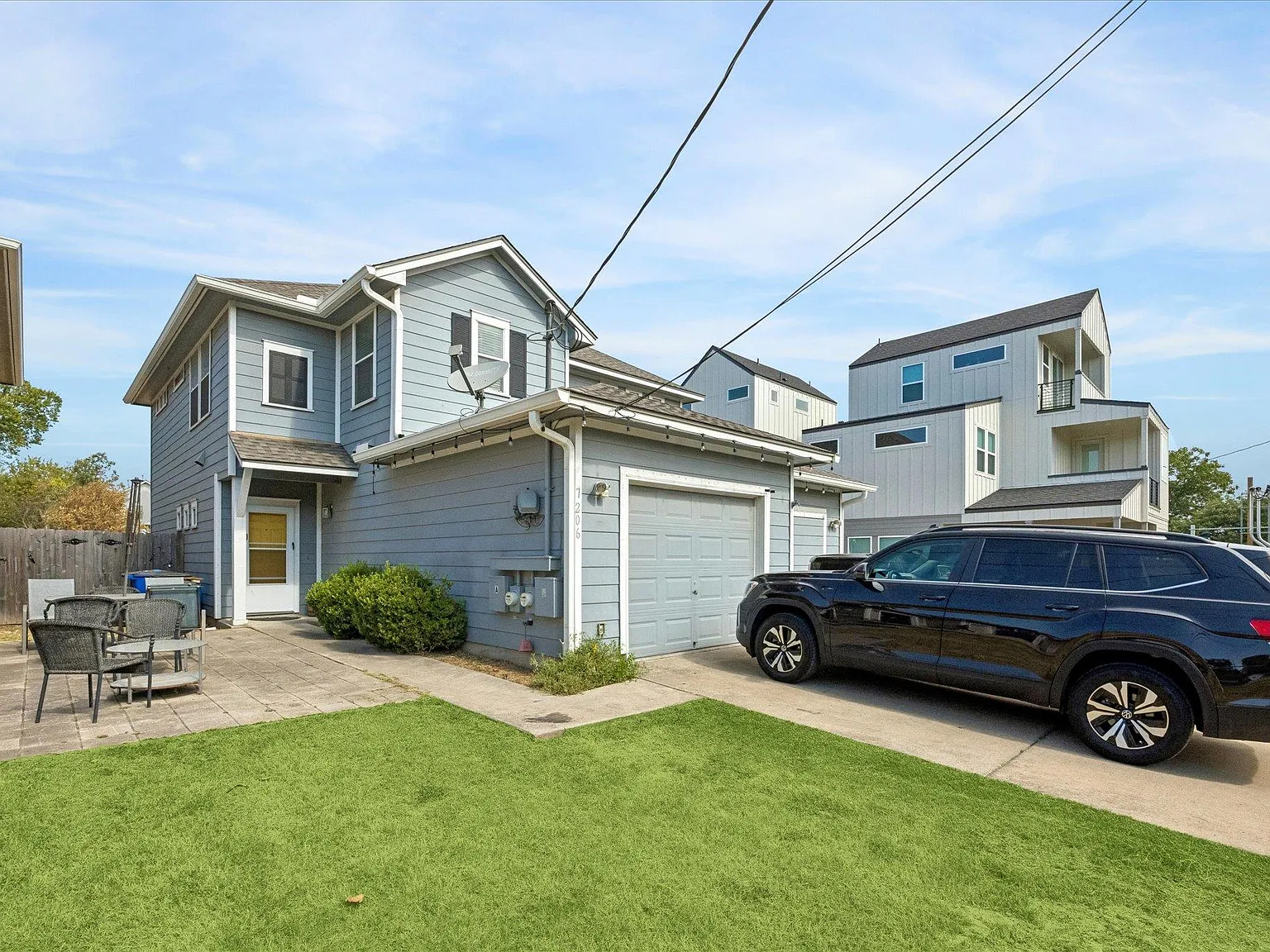 3 bed, 2.5 bath, 1350 sqft, $1,850 — Photo 1