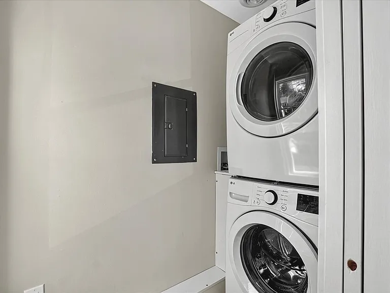 3 Waterbury St #2 — Photo 20
