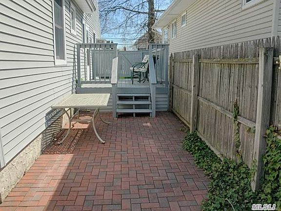 5th image of 44 Beach Dr