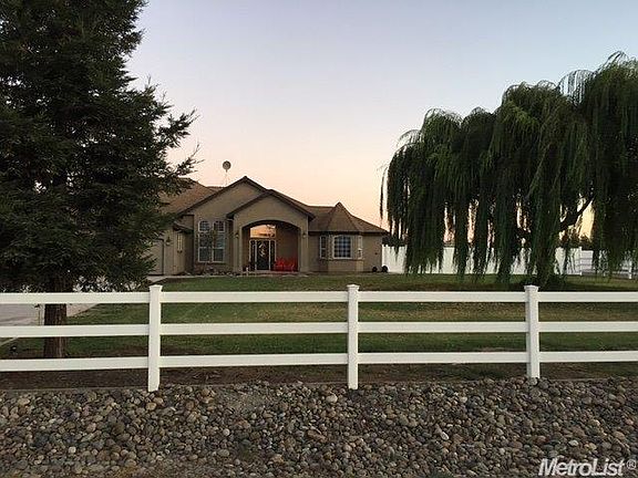 2nd image of 30700 E Tressa Ln