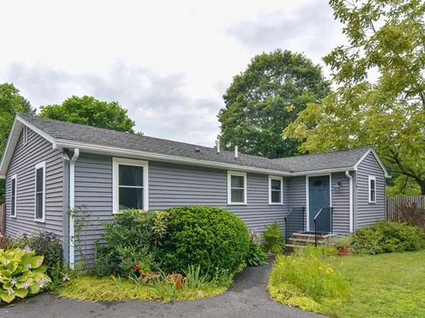 6 Cross St, Upton, MA 01568