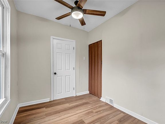 32nd image of 262 E Walnut St