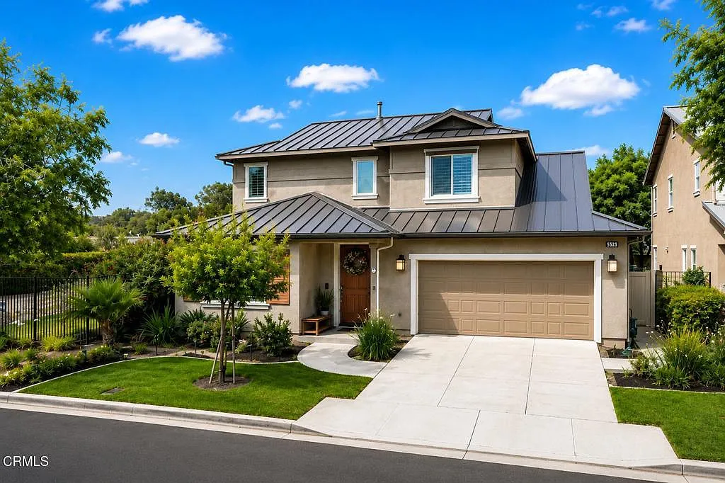 3 bed, 2.5 bath, 2216 sqft, $4,500 — Photo 1