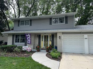6S486 Sussex Rd, Naperville, IL 60540