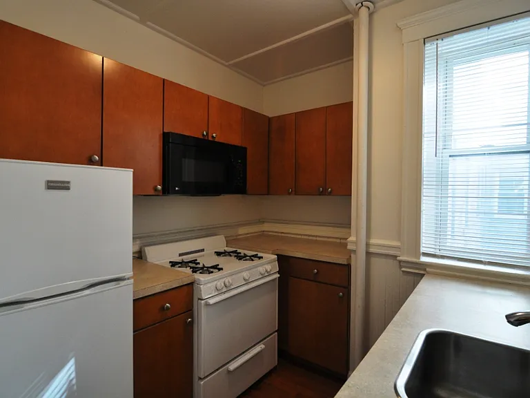 131 Park Dr #11 — Photo 6