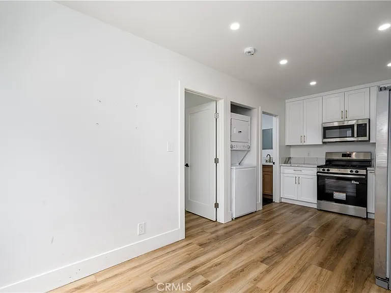 918 N Enid Ave — Photo 10