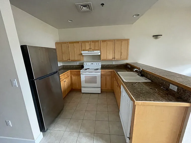 1941 Pearl St #202 — Photo 2