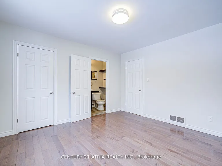 52 Applegate Cres — Photo 17
