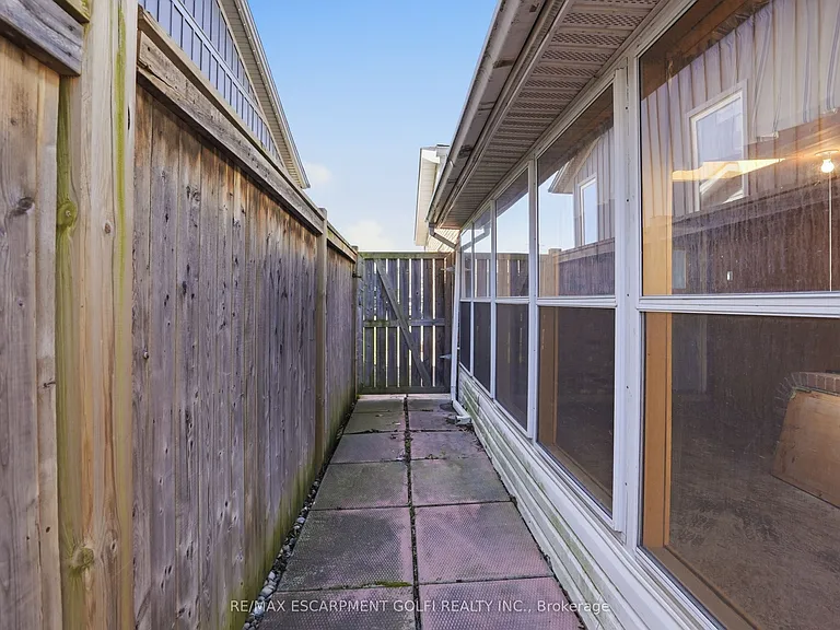3905 Old Orchard Way — Photo 33