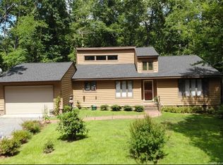 3075 Bourbon St, Sanford, NC 27332