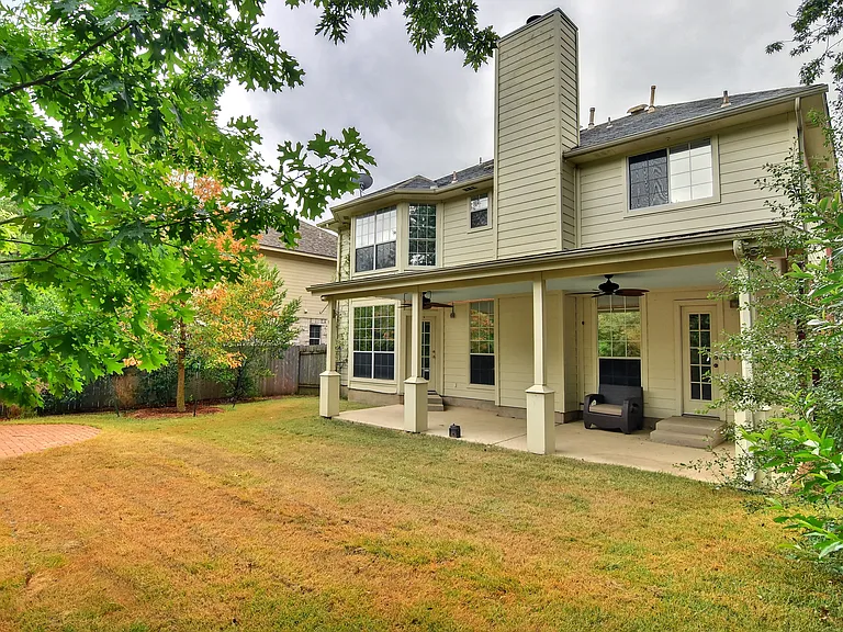 Backyard with view of the backporch