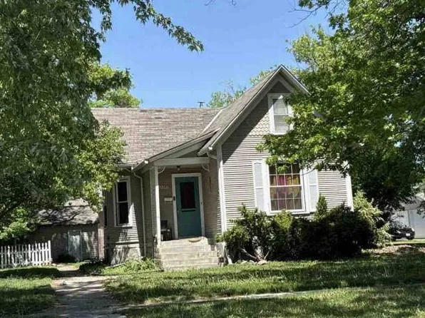 2016 15th St, Columbus, NE 68601