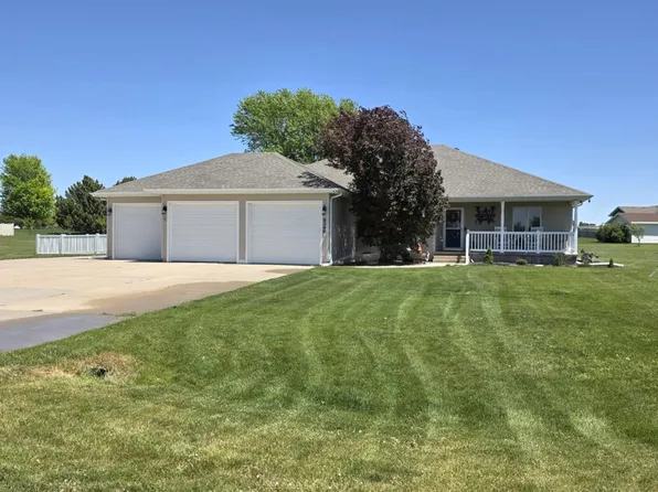 8349 S SAGEBRUSH LN, North Platte, NE 69101