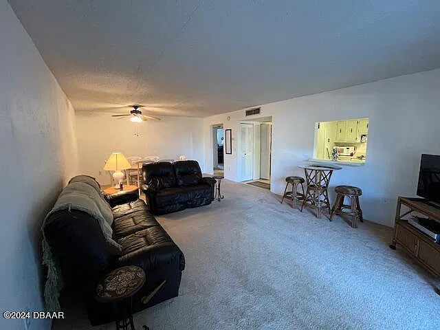 2 bed, 1.0 bath, 1190 sqft, $1,650 — Photo 4