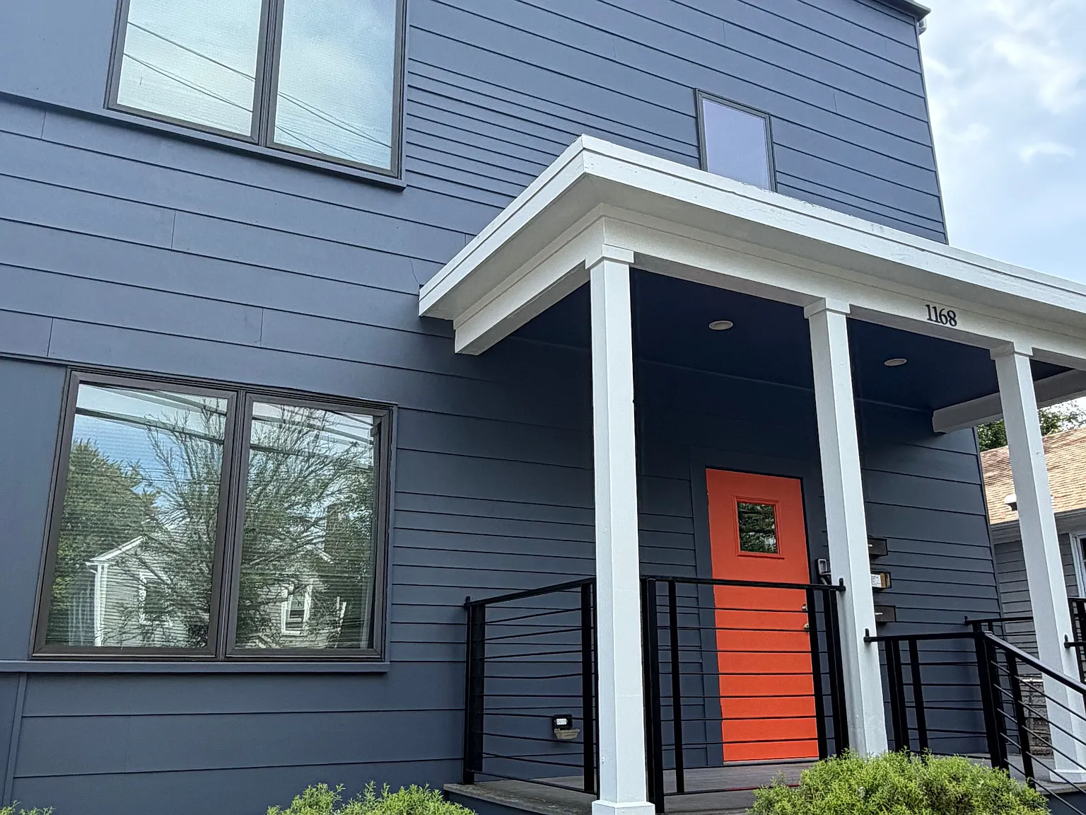 3 bed, 1200 sqft, $1,178 — Photo 1