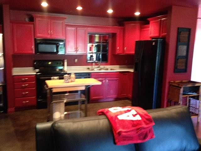 kitchen in Razorback red!