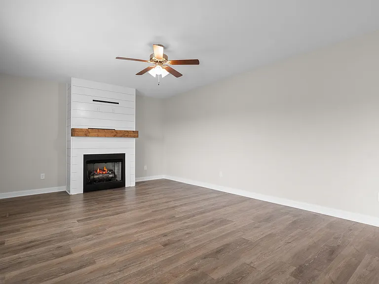668 Crestone Ct — Photo 16
