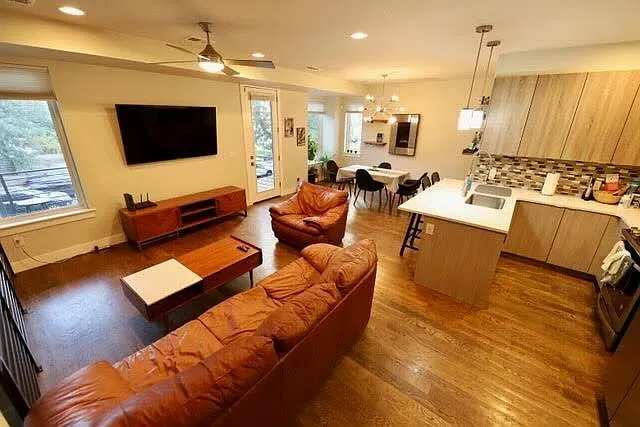 1823 Irving St #100 — Photo 2