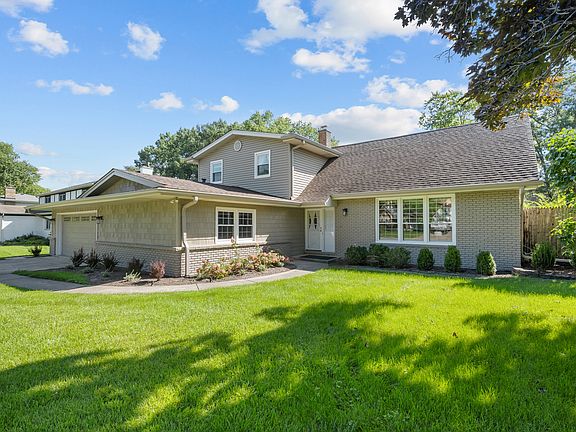 2nd image of 1319 Burr Oak Rd