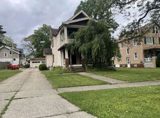 4772 Landchester Rd, Cleveland, OH 44109