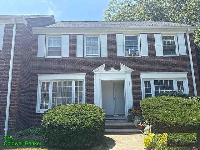 1st image of 42A Meadowbrook Rd