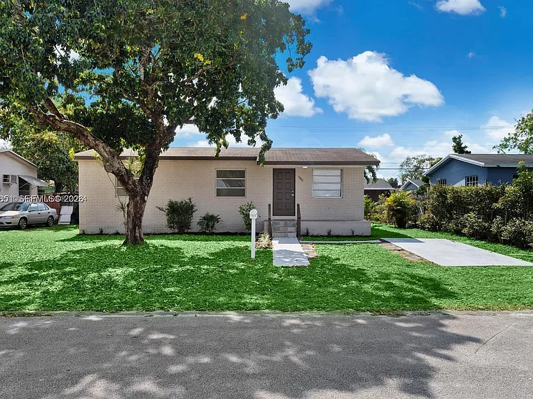 7532 Farragut St — Photo 5