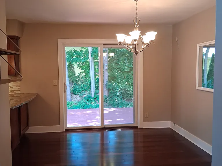 210 Elm St — Photo 7