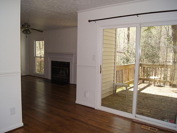 4th image of 204 Nina Ln