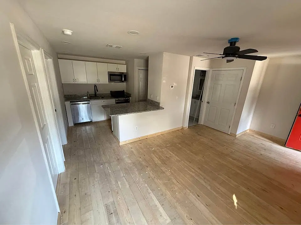 2 bed, 720 sqft, $1,400 — Photo 2