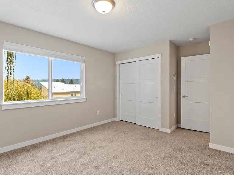 1627 S Cochran St — Photo 12