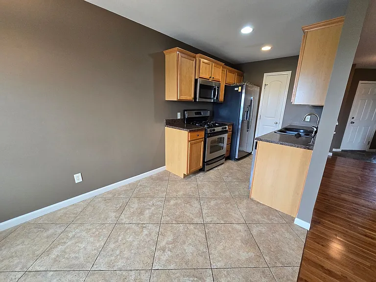 3526 Shepard Rd — Photo 8