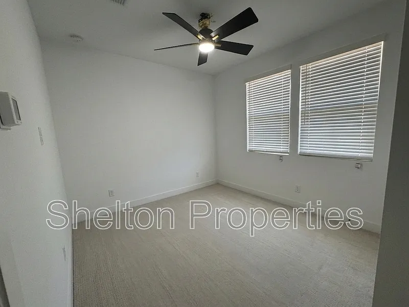 4 bed, 2.0 bath, 2250 sqft, $2,599 — Photo 4