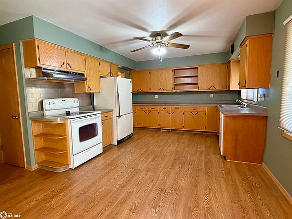 3rd image of 1107 4th Ave