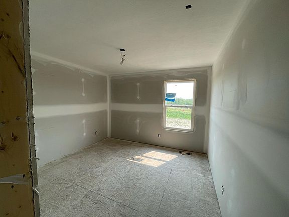 3rd image of 3670 Waterton Dr