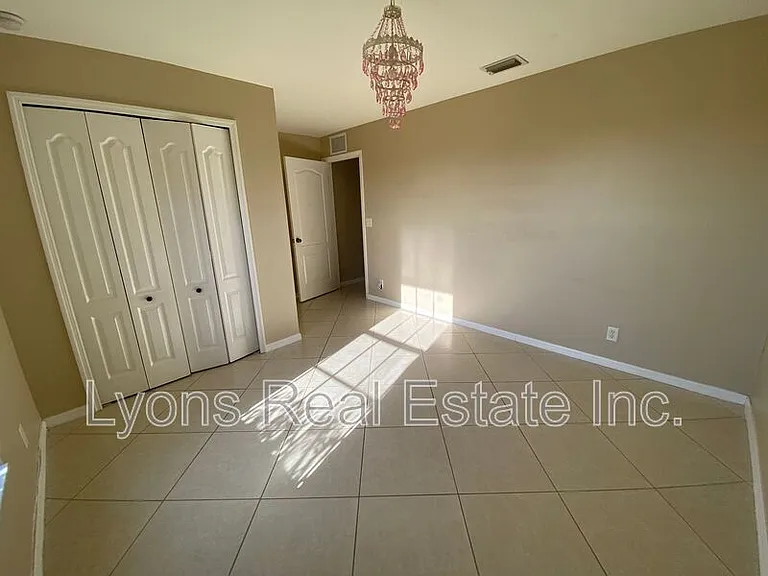 1104 NW 11th Pl — Photo 22