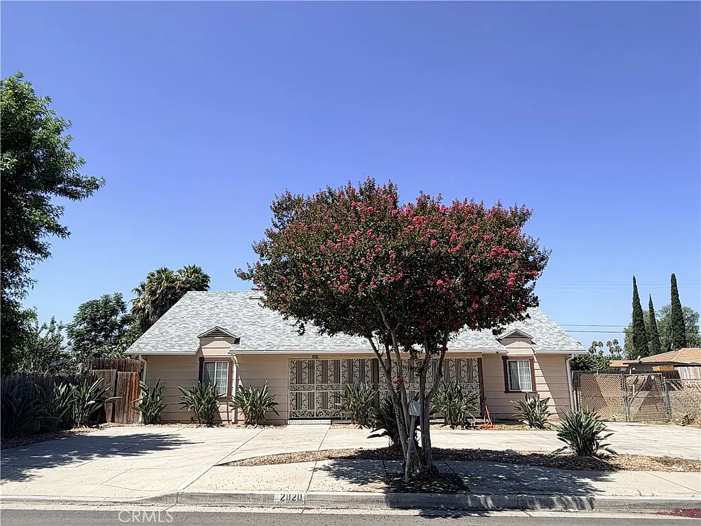 3 bed, 1688 sqft, $2,950 — Photo 3