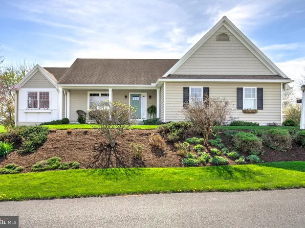 416 Linden St, East Earl, PA 17519