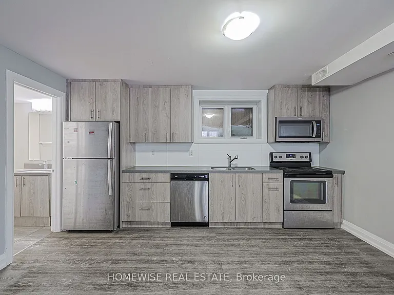 814 Glencairn Ave #B01 — Photo 2